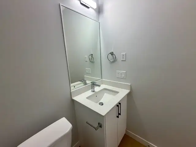 Alces 4 Bed 3 Bath Main Floor For Rent Edmonton - Photo 12