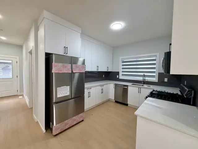 Alces 4 Bed 3 Bath Main Floor For Rent Edmonton - Photo 13