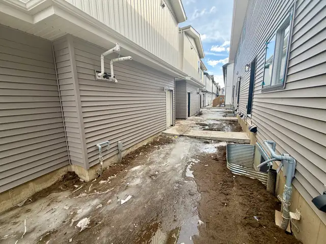 Alces 4 Bed 3 Bath Main Floor For Rent Edmonton - Photo 15