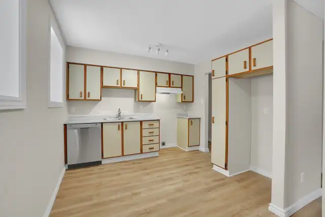 880 Bd de la Cité-des-Jeunes - 880-1 Apartment for Rent - Photo 3