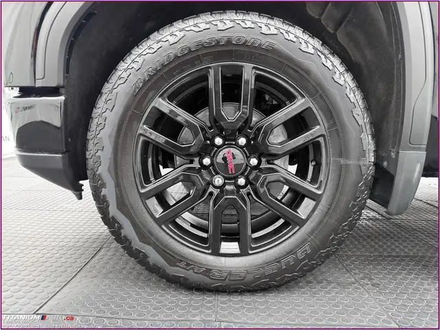 2024 GMC Sierra 1500 Elevation Premium V8 Crew Cab 4X4-Leather-B - Photo 38