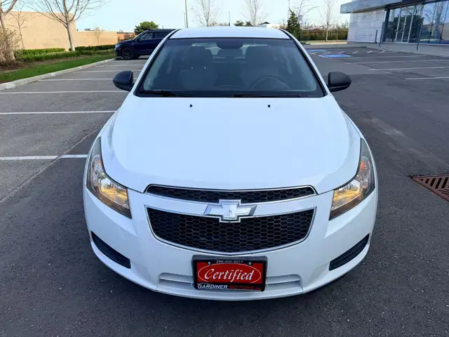 2014 Chevrolet Cruze 4dr Sedan 2LS - Photo 2