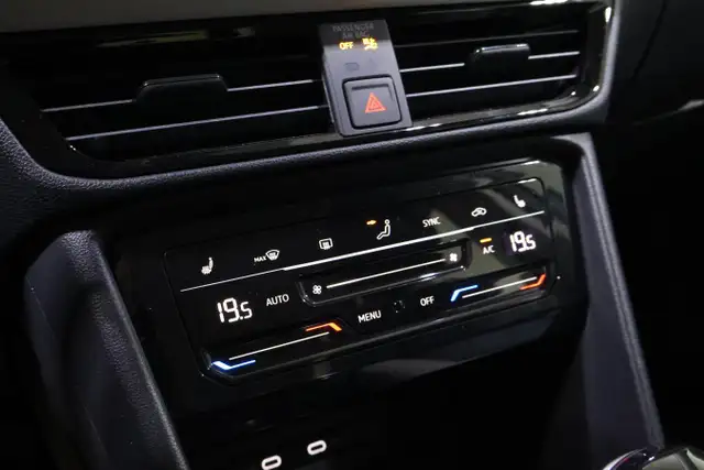 2025 Volkswagen Taos Trendline 4MOTION - Photo 17