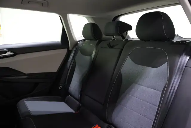 2025 Volkswagen Taos Trendline 4MOTION - Photo 20