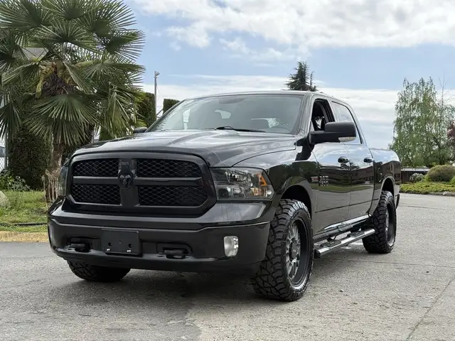 2018 Ram 1500 Big Horn Black Package Crew Cab 4X4 EcoDiesel - Photo 4