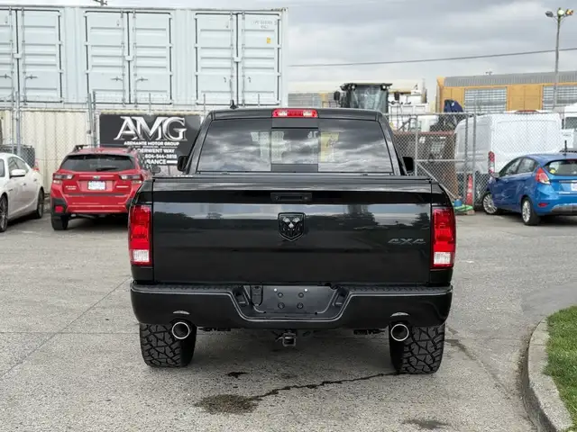 2018 Ram 1500 Big Horn Black Package Crew Cab 4X4 EcoDiesel - Photo 9