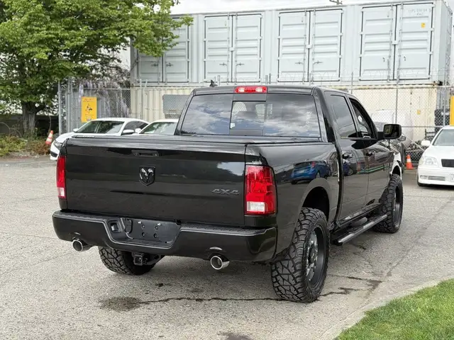 2018 Ram 1500 Big Horn Black Package Crew Cab 4X4 EcoDiesel - Photo 10