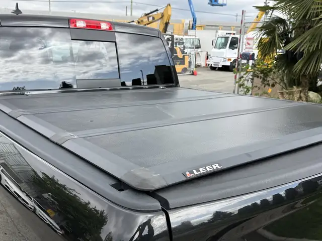 2018 Ram 1500 Big Horn Black Package Crew Cab 4X4 EcoDiesel - Photo 16