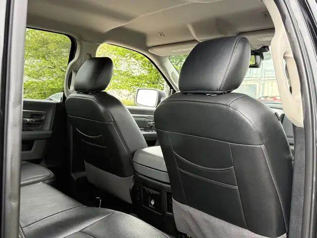 2018 Ram 1500 Big Horn Black Package Crew Cab 4X4 EcoDiesel - Photo 19