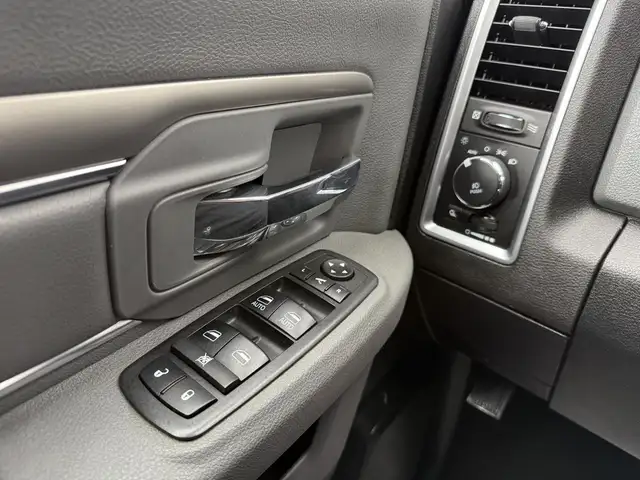 2018 Ram 1500 Big Horn Black Package Crew Cab 4X4 EcoDiesel - Photo 43