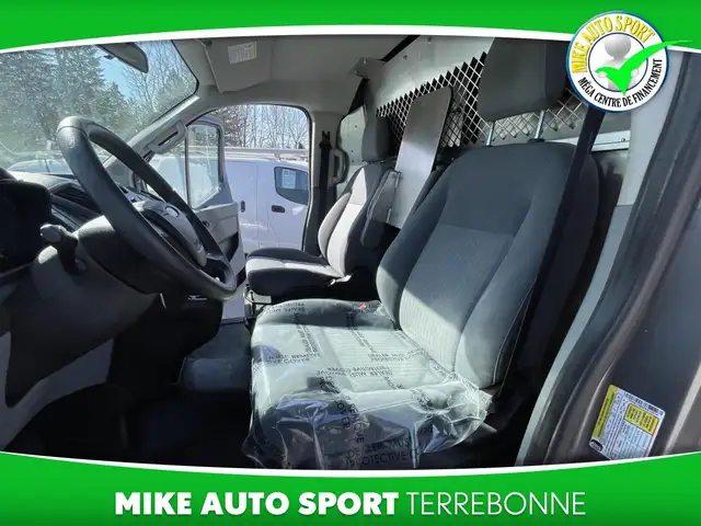 Ford Transit Cargo Van T-150 toit bas 130 po 2015 - Photo 6