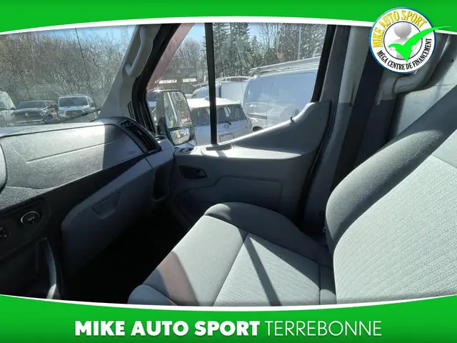 Ford Transit Cargo Van T-150 toit bas 130 po 2015 - Photo 7