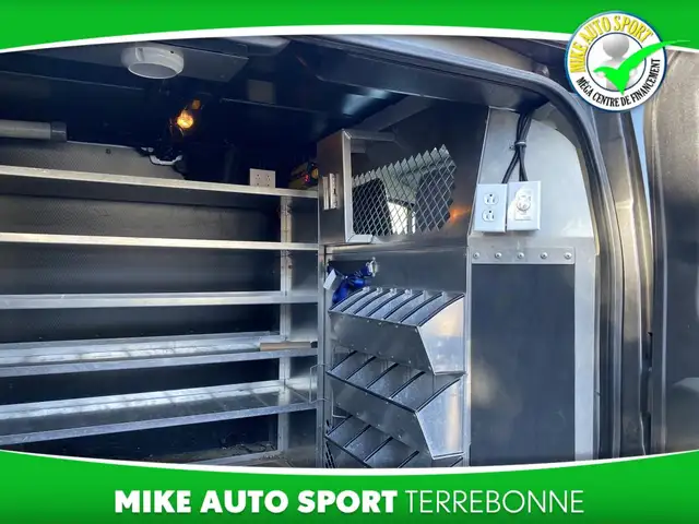 Ford Transit Cargo Van T-150 toit bas 130 po 2015 - Photo 13