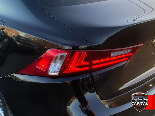 2014 Lexus IS 250 - Photo 5