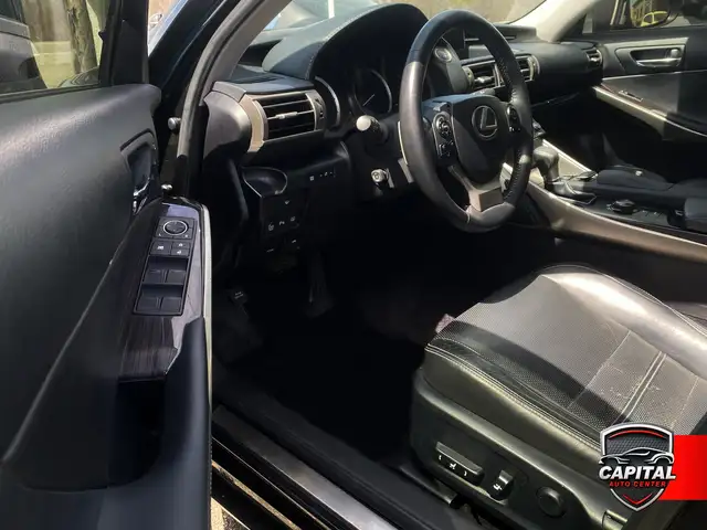 2014 Lexus IS 250 - Photo 10