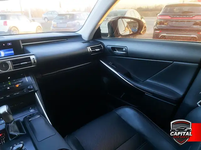 2014 Lexus IS 250 - Photo 18