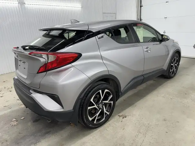 Toyota C-HR LE 2020 à vendre - Photo 8