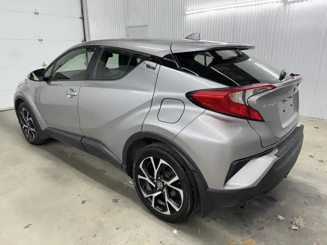 Toyota C-HR LE 2020 à vendre - Photo 13