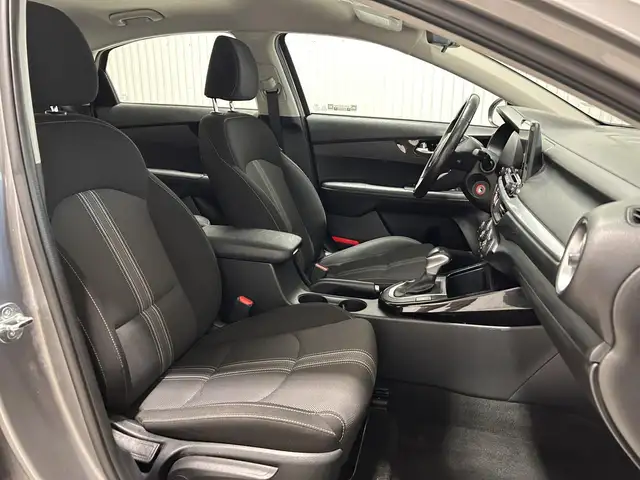 KIA Forte EX IVT 2023 à vendre - Photo 19