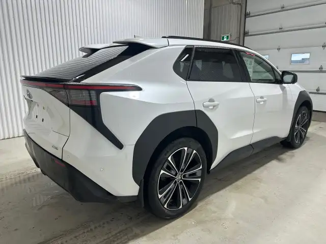 Toyota bZ4X Xle Tech. Awd Gps 2023 à vendre - Photo 5