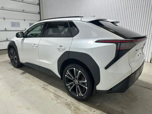 Toyota bZ4X Xle Tech. Awd Gps 2023 à vendre - Photo 8