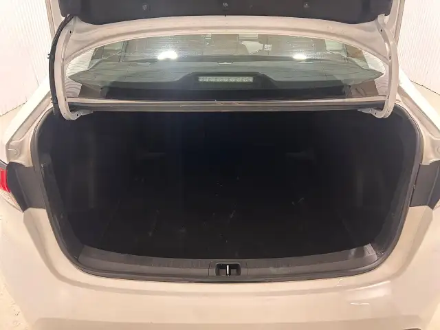 Toyota Corolla Le Bluetooth Sièges 2023 à vendre - Photo 10