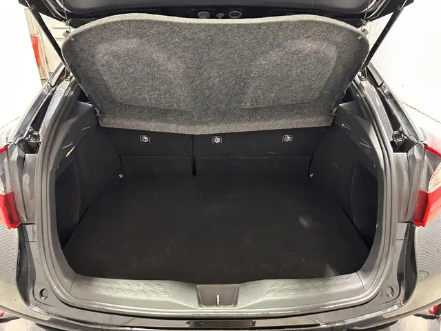 Toyota C-HR LE TA 2021 à vendre - Photo 17