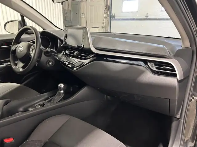 Toyota C-HR LE TA 2021 à vendre - Photo 20