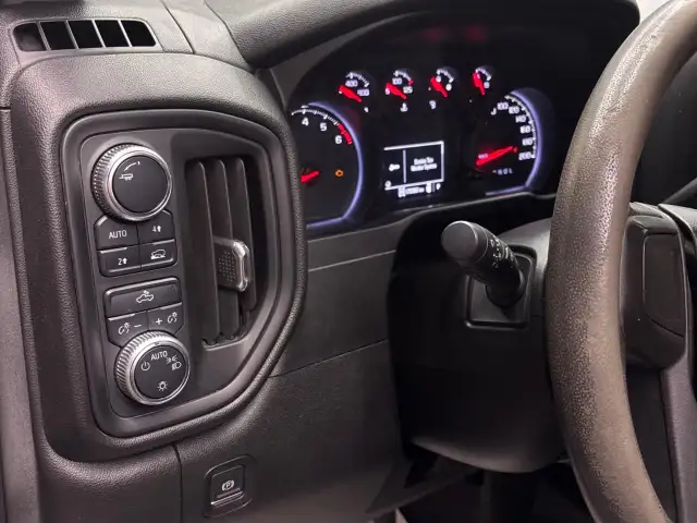 2019 GMC Sierra 1500 Accident Free|Ontario Vehicle|Ready For... - Photo 11