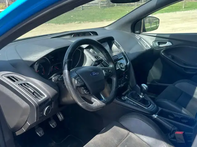 2017 Ford Focus RS RS|Nitrous Blue|Turbo AWD - Photo 13