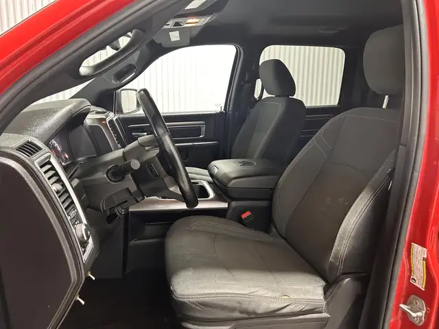 RAM 1500 Classic Warlock cabine d'équipe 4x4 caisse de 5 pi 7 po - Photo 13