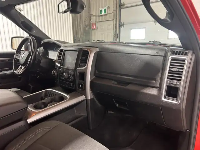 RAM 1500 Classic Warlock cabine d'équipe 4x4 caisse de 5 pi 7 po - Photo 18