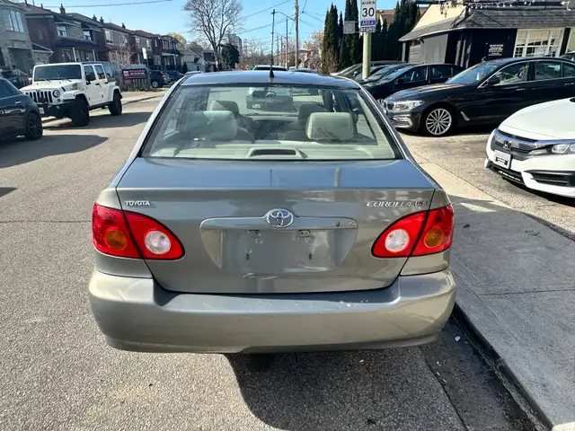 2004 Toyota Corolla CE - Photo 4