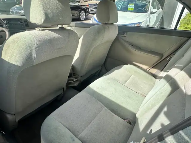 2004 Toyota Corolla CE - Photo 10