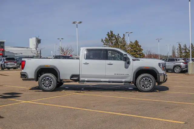 2026 GMC Sierra 3500HD SLE - Photo 10