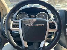 2015 Chrysler Town & Country Touring L - Photo 10