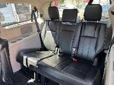 2015 Chrysler Town & Country Touring L - Photo 15