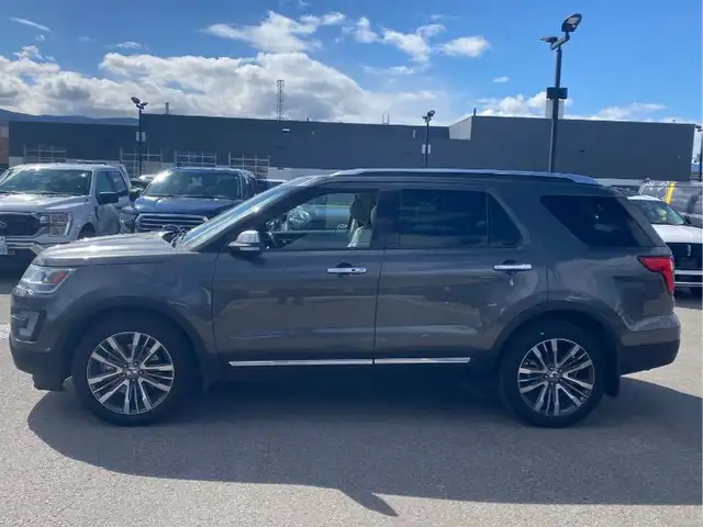 2017 Ford Explorer Platinum - Photo 2