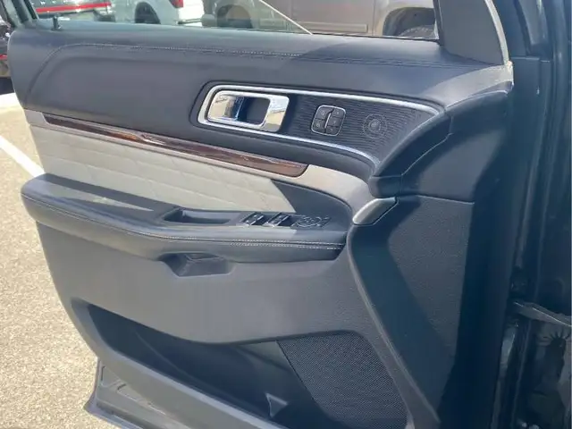 2017 Ford Explorer Platinum - Photo 7