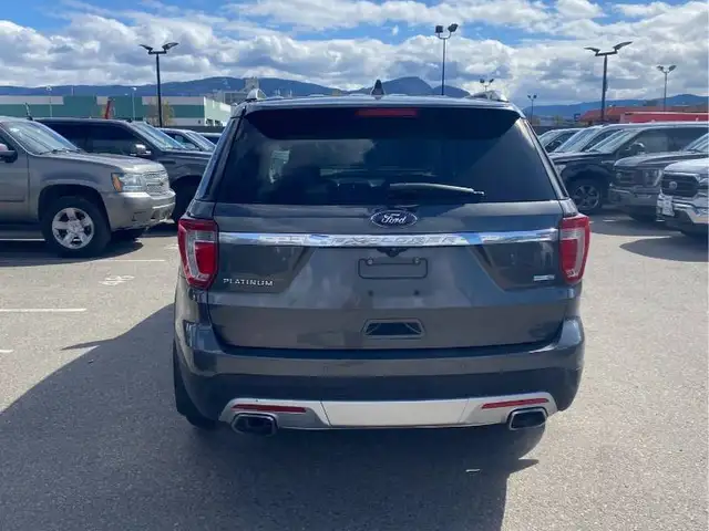 2017 Ford Explorer Platinum - Photo 10