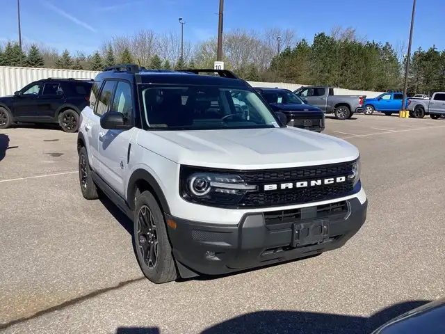 2025 Ford Bronco Sport Outer Banks 4x4 | Leather Seats - Photo 4