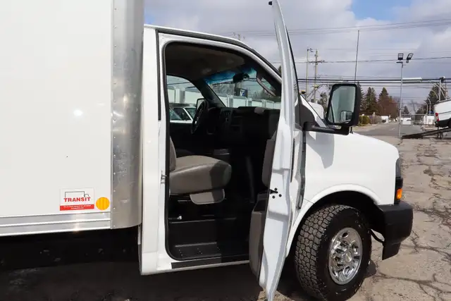 Chevrolet Express 3500 CUBE 14 PIEDS ROUE SIMPLE / 6.6 LITRES 59 - Photo 14