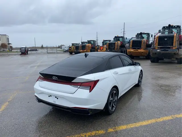 2023 Hyundai ELANTRA - Photo 5