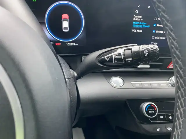 2023 Hyundai ELANTRA - Photo 24