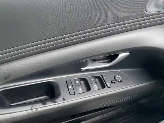 2023 Hyundai ELANTRA - Photo 26