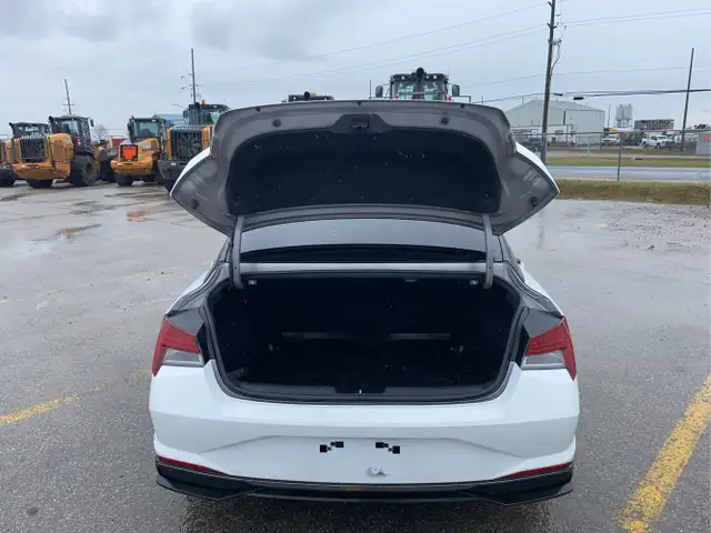 2023 Hyundai ELANTRA - Photo 31