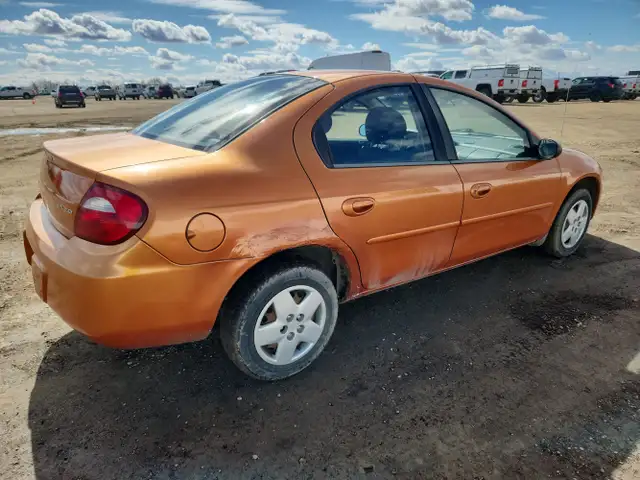 2005 Dodge Neon - Photo 4