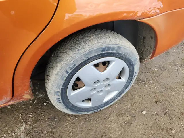 2005 Dodge Neon - Photo 10