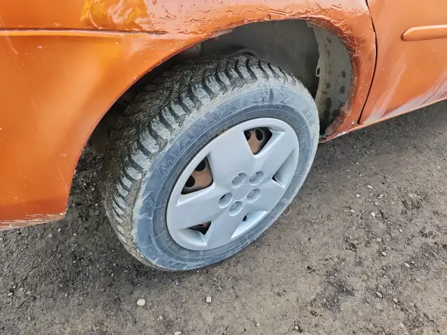 2005 Dodge Neon - Photo 11