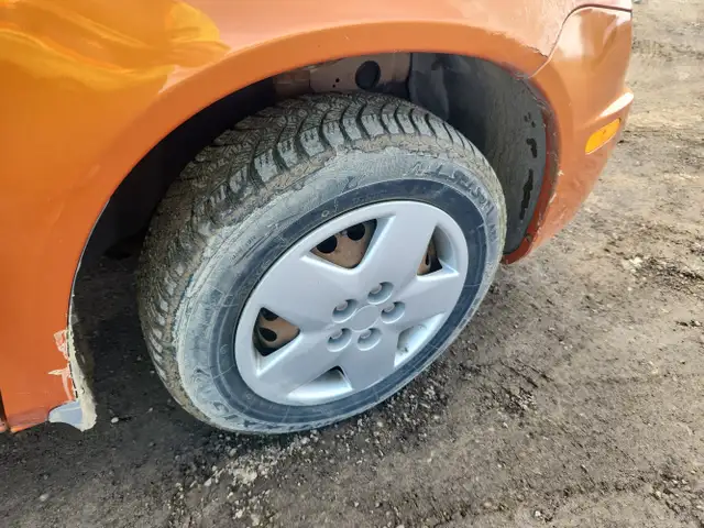 2005 Dodge Neon - Photo 12